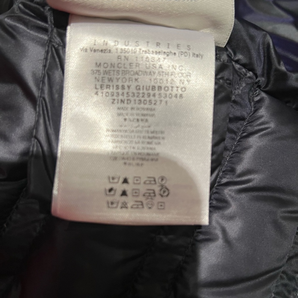 Moncler authentic jacket - Picture 11 of 13